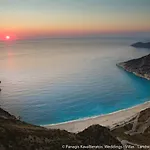 Melissani Hotel *