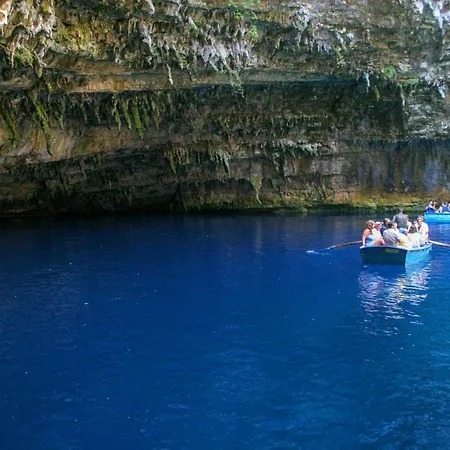 فندق Melissani سامي